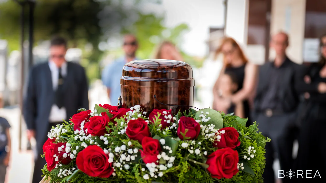 ¿Se puede incinerar con prótesis de titanio?